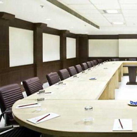 Hotel Parkland Chirag Enclave Nowe Delhi Zewnętrze zdjęcie